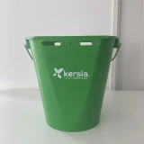 Borjúitató vödör cumival (green bucket for calves)