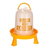 KERBL Műanyag baromfii itató, lábakkal, 3 literes - I love my ladies